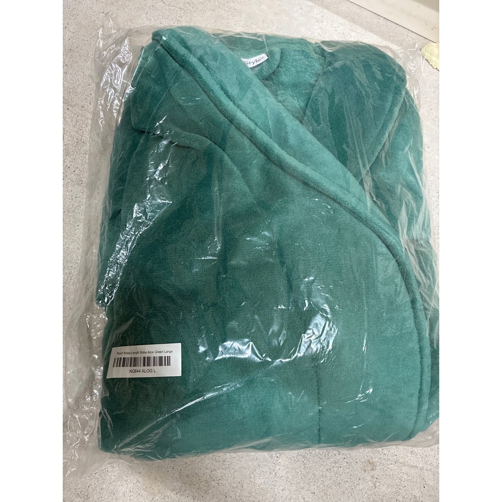 Robe North Style Plush Knee Length Green Large NEW
